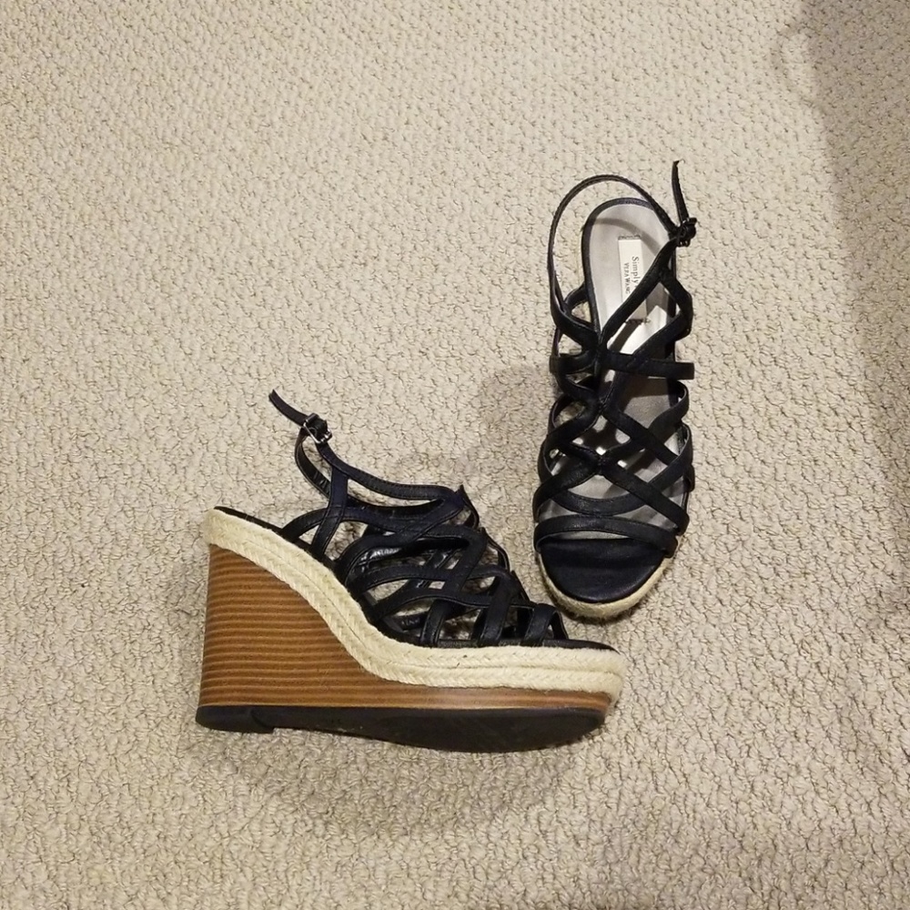 Vera Wang Wedged Shoes